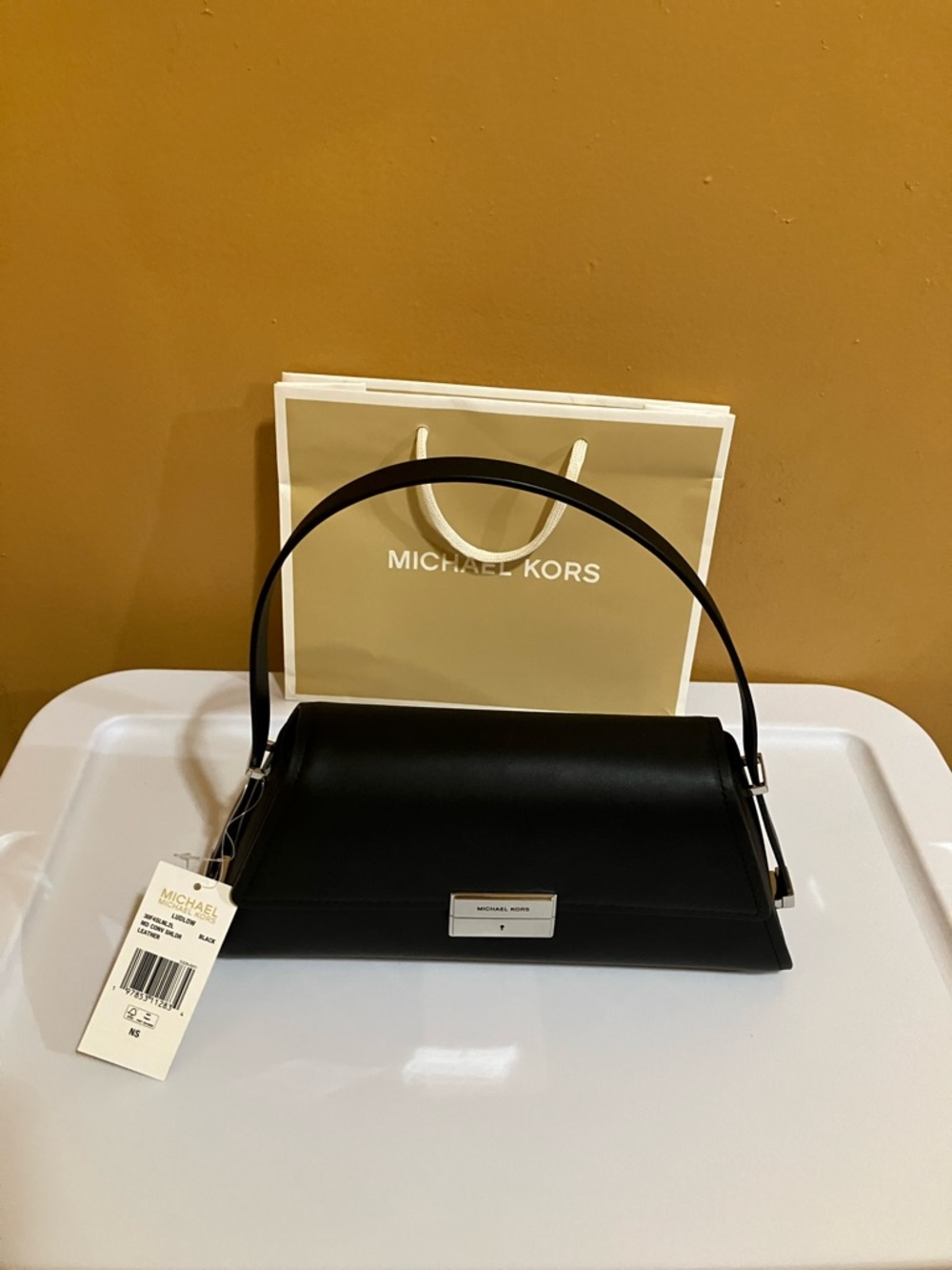 Michael Kors Ludlow MD Conv Shldr Black leather bag